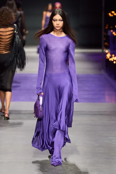 Look 18